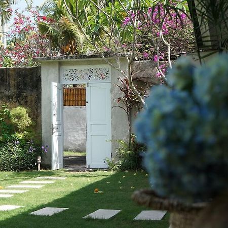 Villa Jalun Seminyak Esterno foto