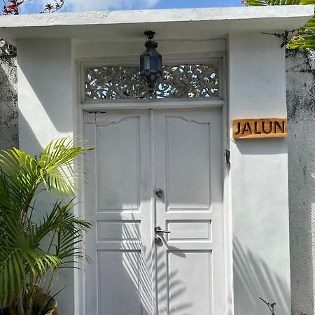Villa Jalun Seminyak Esterno foto