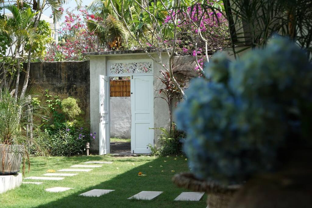 Villa Jalun Seminyak Esterno foto