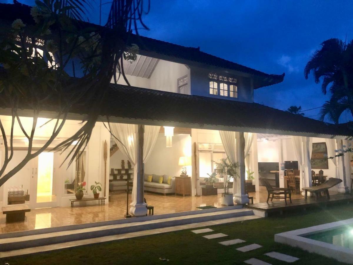 Villa Jalun Seminyak Esterno foto