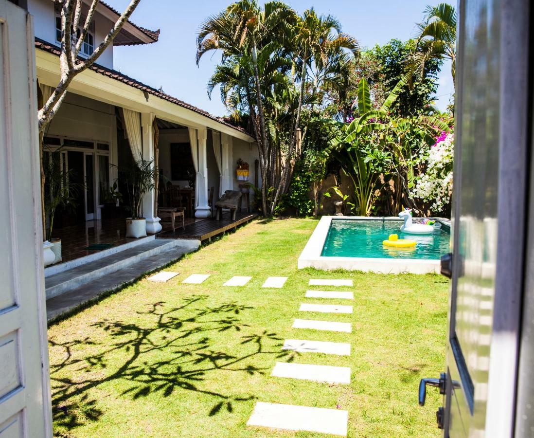 Villa Jalun Seminyak Esterno foto