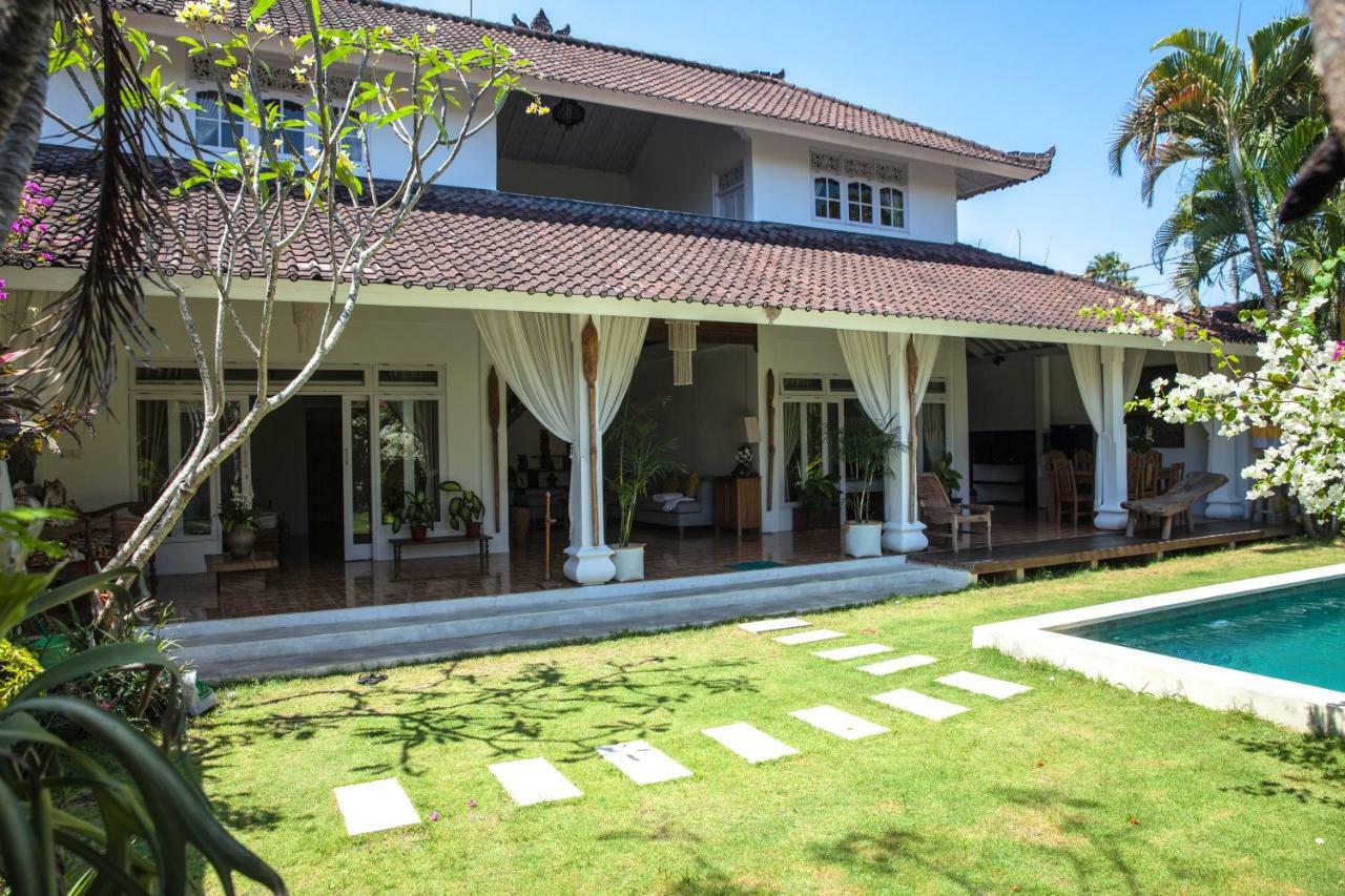 Villa Jalun Seminyak Esterno foto