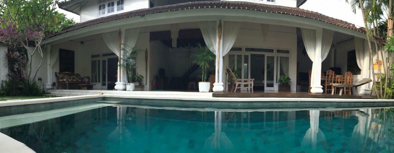 Villa Jalun Seminyak Esterno foto